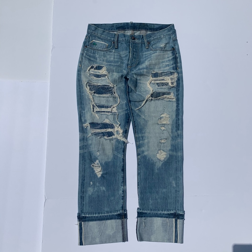 TORTOISE distressed jeans. EUC. size 25.
